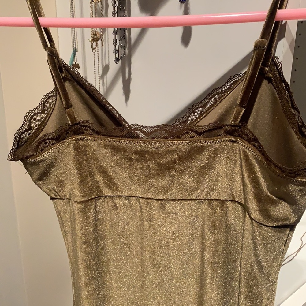 Tight green velvety dress - Picture 4 of 5